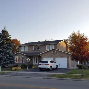  Habitación en casa particular Comfort Near Toronto Airport Canadá