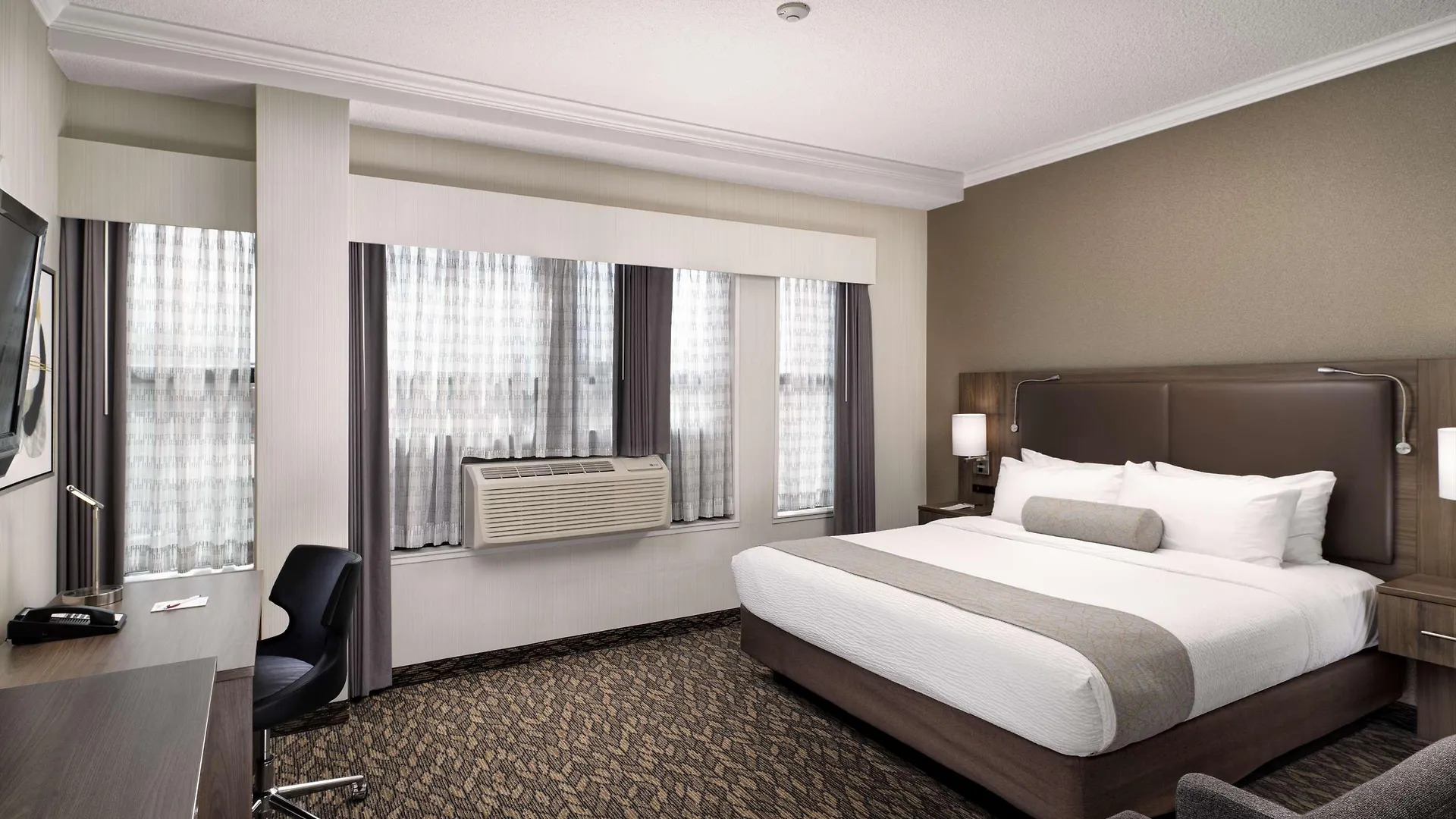 Best Western Plus Carlton Plaza Hotel Victoria