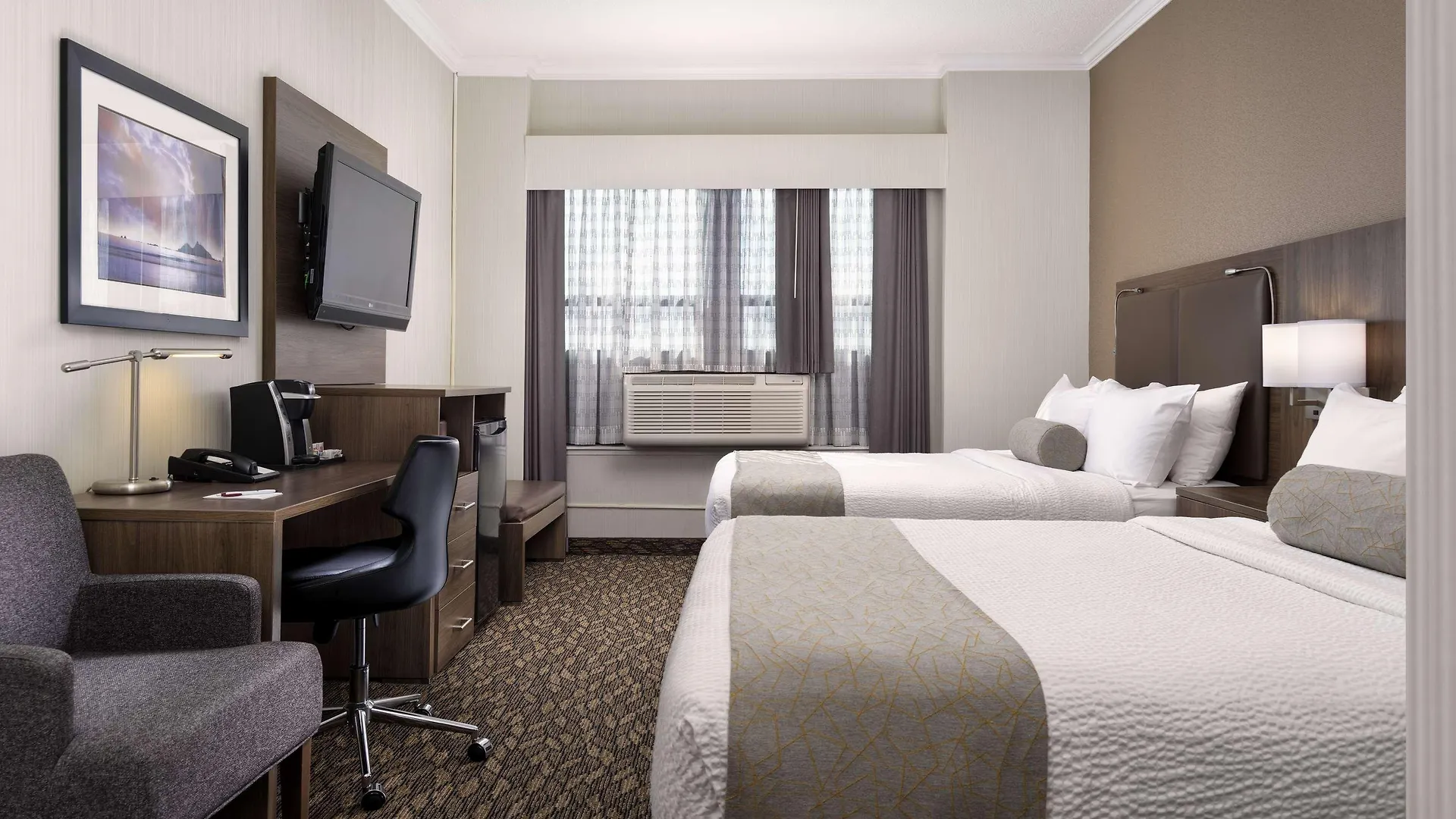 Best Western Plus Carlton Plaza Hotel Victoria