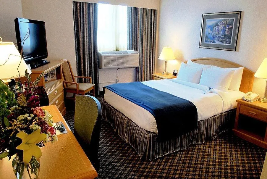Best Western Plus Carlton Plaza Hotel Victoria 3*,