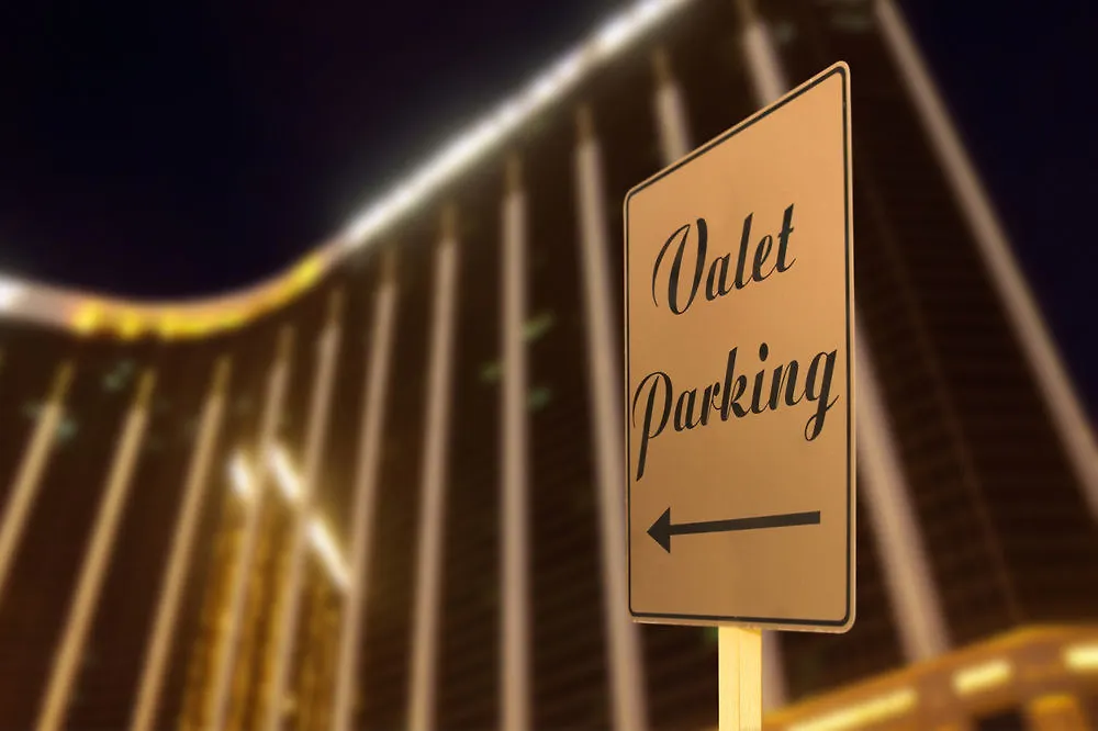 Best Western Plus Carlton Plaza Hotel Victoria