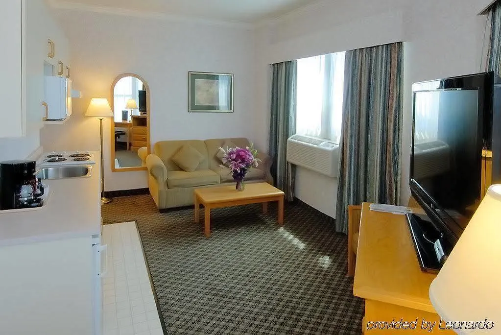 Best Western Plus Carlton Plaza Hotel Victoria