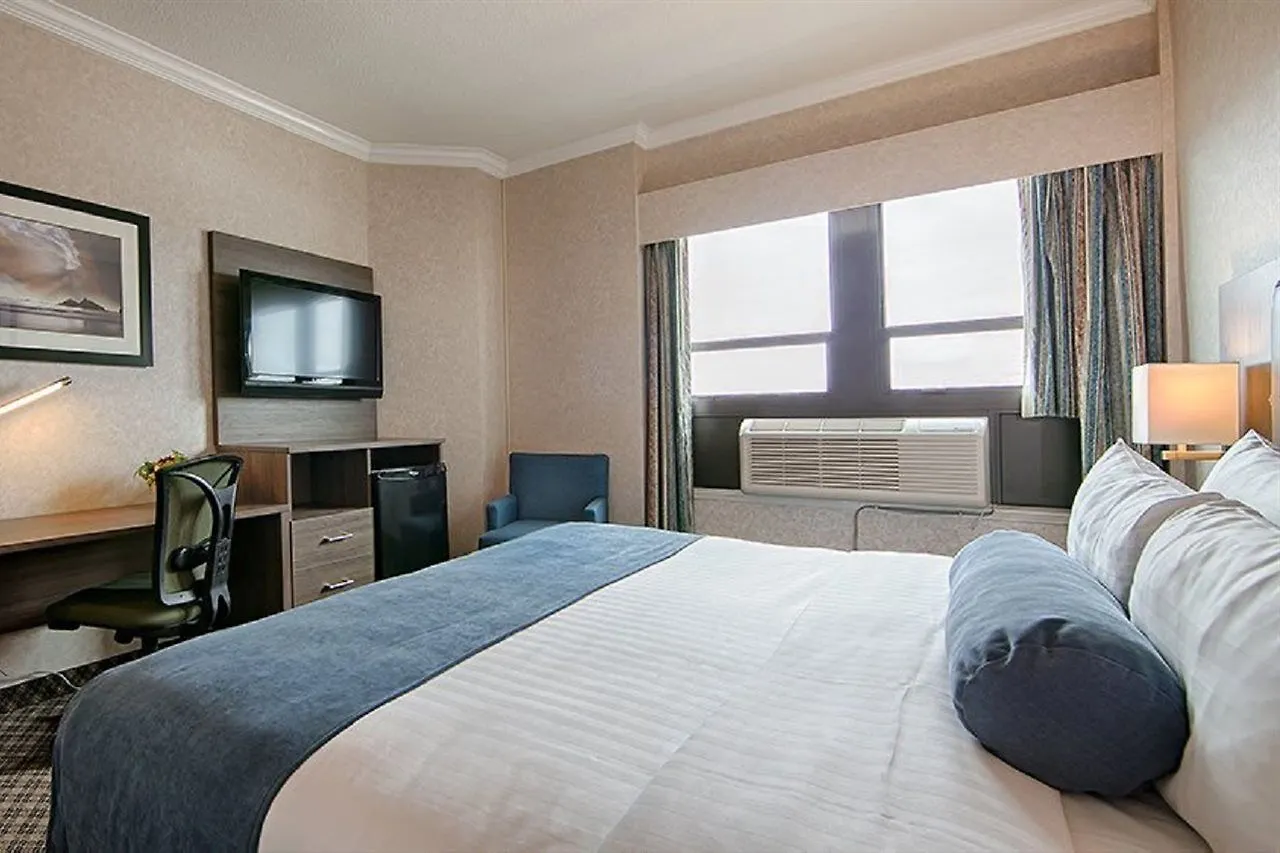 Best Western Plus Carlton Plaza Hotel Victoria 3*,  Canada